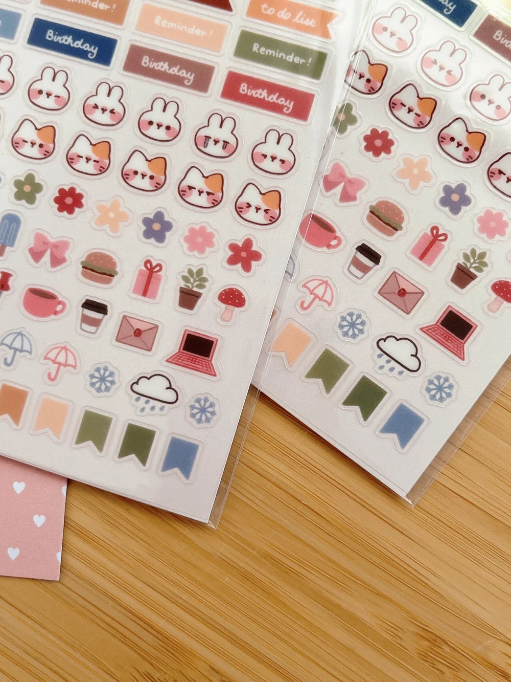 Decorate your planner / diary with these little stickers of japanese sushi !

Kiss cut sticker sheet
1 sheet
Sheet size: 9 x 18 cm
Material: Clear PET