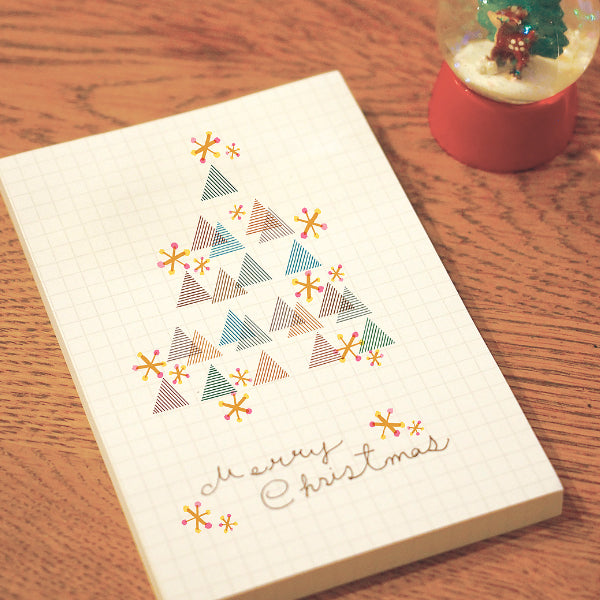 Deco Rush is a decorative tape that works like a correction tape and provides an easy way to spruce up your pages with a cute look. You can use it to accent where you’ve written plans for the day or draw a line with it to make a section of the page stand out.