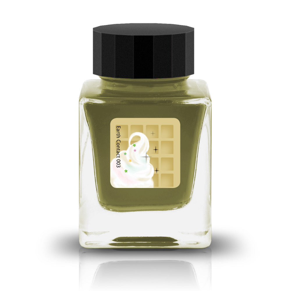 Embrace the bold and vibrant tones of nature through Tono &amp; Lims'&nbsp;Earth Contact Line. Inspired by rich gemstones, each ink color is perfect for those who enjoy adding radiance to their collection. Be sure to shake the bottle well before use to evenly disperse the glitter.

RGB: 221, 203, 141
Yellow
Shimmering
30 ml