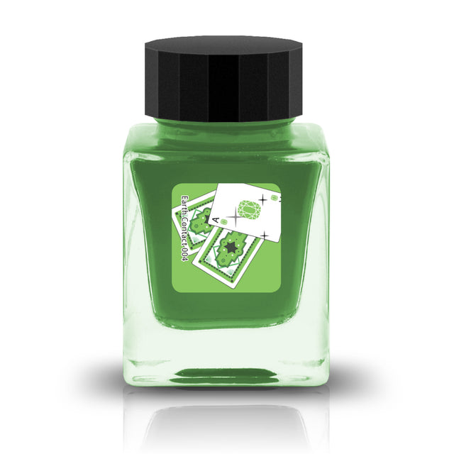Embrace the bold and vibrant tones of nature through Tono &amp; Lims'&nbsp;Earth Contact Line. Inspired by rich gemstones, each ink color is perfect for those who enjoy adding radiance to their collection. Be sure to shake the bottle well before use to evenly disperse the glitter.

RGB: 125, 224, 99&nbsp;
Green
Shimmering
30 ml