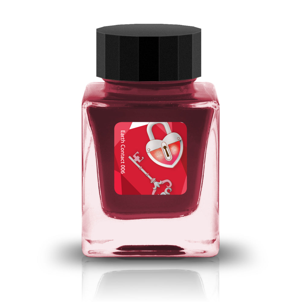 Embrace the bold and vibrant tones of nature through Tono &amp; Lims'&nbsp;Earth Contact Line. Inspired by rich gemstones, each ink color is perfect for those who enjoy adding radiance to their collection. Be sure to shake the bottle well before use to evenly disperse the glitter.

RGB: 215, 28, 51
Red
Shimmering
30 ml