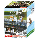 These figures are of cats sitting on a fishing line. They are sitting on the fishing line, looking at the line and relaxing.

Lineup (5 Variants):

Scottish Fold
Calico Cat
Norwegian Forest Cat
Munchkin
Mix