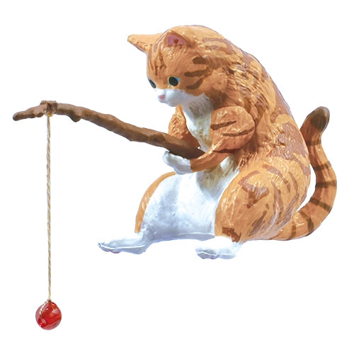 These figures are of cats sitting on a fishing line. They are sitting on the fishing line, looking at the line and relaxing.

Lineup (5 Variants):

Scottish Fold
Calico Cat
Norwegian Forest Cat
Munchkin
Mix