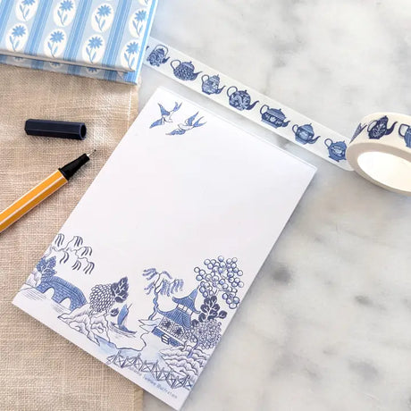 A simple tear away notepad for jotting down to do lists, things to remember, or a short Thank-You note. Illustrated with my version of the popular blue willow china pattern.