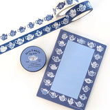 A simple tear away notepad for jotting down to do lists, things to remember, or a short Thank-You note. Illustrated with many different styles of blue and white teapots.