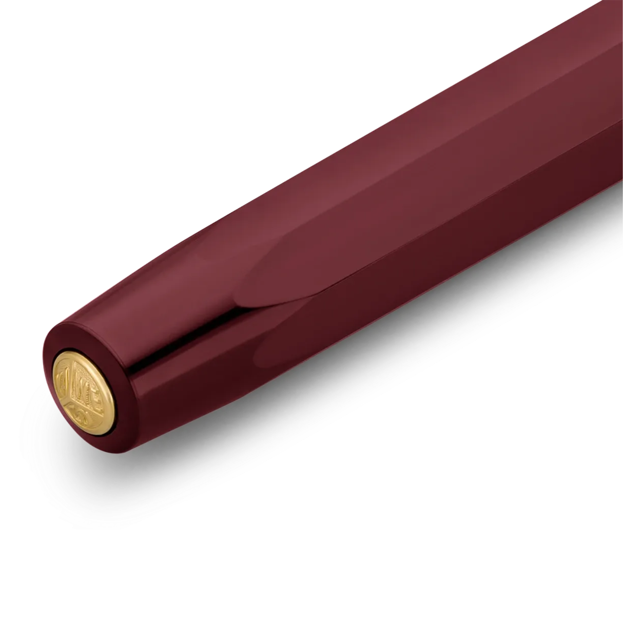 Kaweco CLASSIC SPORT Rollerball - Bordeaux

Timelessly beautiful - in the current trend colour bordeaux, the rollerball of the Classic Sport series looks both classic and modern. On point here is the combination with golden elements, which convey a particularly nostalgic charm.

The Kaweco Sport has been around since 1911. The rollerball for the bag has a size of only 10.5 cm when closed and grows to a normal size of 13 cm with the cap on.

The invention of the rollerball enables particularly easy and glidi