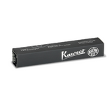 Houston, we have a new series: the new LUNAR SPORT dares to take the first step into the Kaweco standard range. For the first time, the series sparkles here in two magical nuances: While the colour Light Green shimmers brightly, like delicate moonlight, Shadow Green is reminiscent of a fresh spring night and sprouting buds. Green and bronze light up alternately within an iridescent color change when you move the pen in the light, providing space for exciting color contrasts.

A play of light and shadow

Wit