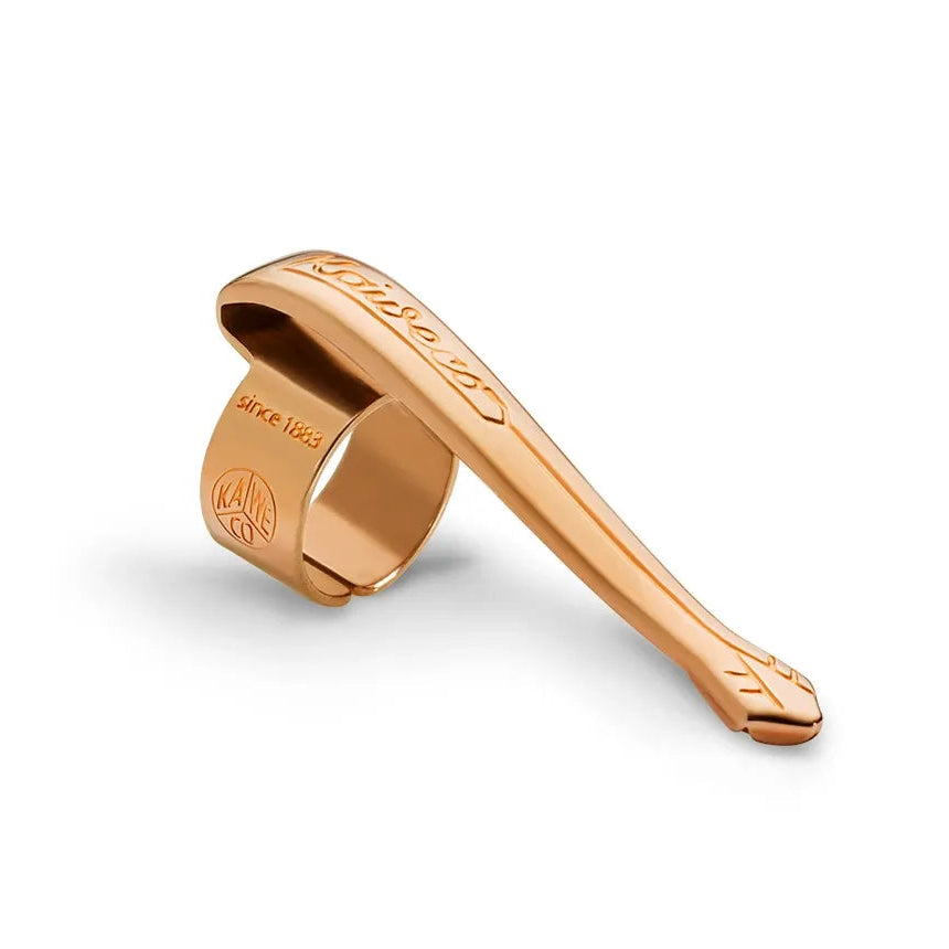 Kaweco Liliput Nostalgia Clips

The clip fits the LILIPUT model. Simply slide it open and the clip is ready for use.

Not only in function, but also visually, this accessory is an upgrade for every Kaweco.

Attention: This clip does not fit on the Liliput retractable ballpoint pen.