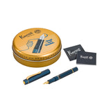 The AL Sport Solo fountain pen in navy with gold hardware not only has a classic look but also fits snugly in your hand.

The metallic body is made of high-quality aluminium and grants an unique haptic experience. Its fine surface imparts elegance.&nbsp;

This pocket fountain pen only measures 10.5 cm when closed and is, therefore, a perfect everyday pen. When the cap is attached, the pen grows to a standard size of 13 cm. Thanks to its light weight and small size, it’s a great pen for on the go.

You can i