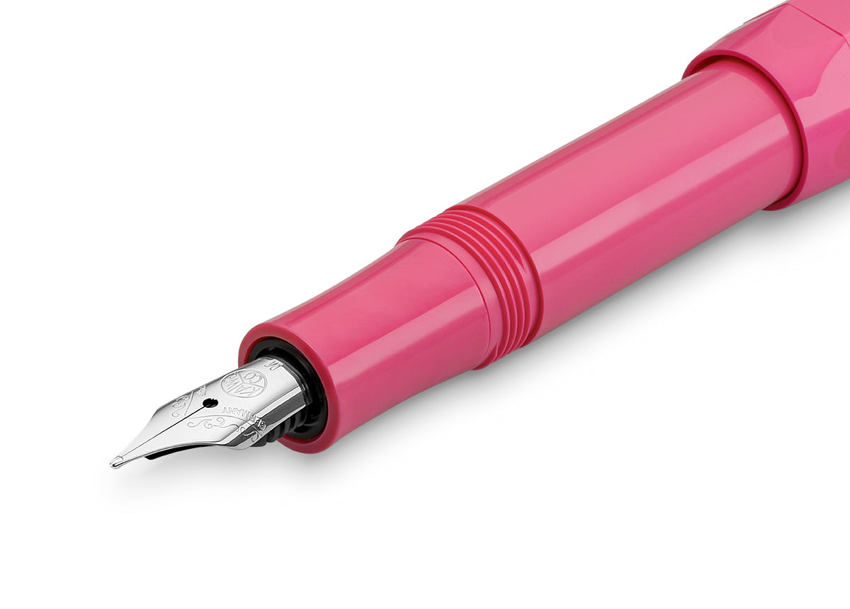On Wednesdays, we write Pink.


The Kaweco SKYLINE SPORT fountain pen in pink is making its long-awaited comeback. The vibrant color is inspired by cotton candy clouds on the horizon at sunset and immediately creates good vibes.

Pretty in Pink

Today, the Kaweco Sport is also available as a contemporary Skyline series. The pens are finished with silver accents, such as a high-quality name embossing and a silver metal logo on the head of the cap. In addition to the previous trendy colours, such as mint or f