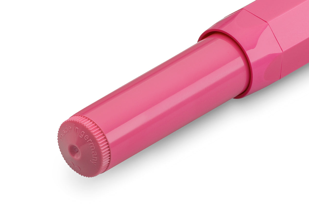 On Wednesdays, we write Pink.


The Kaweco SKYLINE SPORT fountain pen in pink is making its long-awaited comeback. The vibrant color is inspired by cotton candy clouds on the horizon at sunset and immediately creates good vibes.

Pretty in Pink

Today, the Kaweco Sport is also available as a contemporary Skyline series. The pens are finished with silver accents, such as a high-quality name embossing and a silver metal logo on the head of the cap. In addition to the previous trendy colours, such as mint or f
