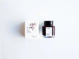 Azuki-iro refers to the purple-tinged reddish brown color of azuki beans. Red has long been used as a color of prayer, and red rice made with azuki beans is an indispensable item for celebrations and events.

Dye ink product number: KO-0106
Capacity: 40ml
Uses: fountain pens, pens, brushes