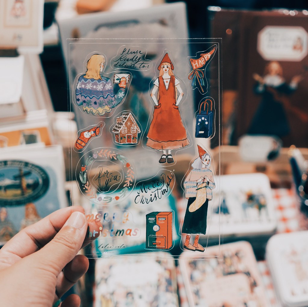 
It is suitable for decorating small grids in pocketbooks or calendars, and is the size of postcards and letter paper. The texture of Japanese paper is warm and moist. It is recommended for those who like warmth.

Thin and slightly transparent material. Small cut-out stickers that can be pasted after tearing off. Small cut-out stickers that can be peeled off and pasted. Transparent packaging, A5 size.

2 sticker sheets.