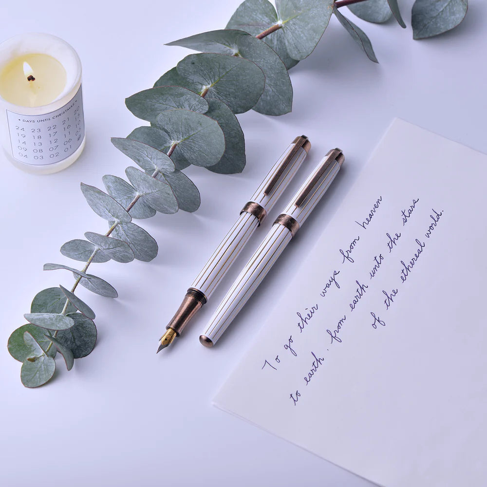 Iconic look

The simple geometric lines brought an elegant style and were favored by different age groups. Laban presents Antique'II to pen lovers who are fascinated by the retro style.

Eco-friendly Pens

The material of Antique'II is recycled brass—a friendly fountain pen for both you and the earth.