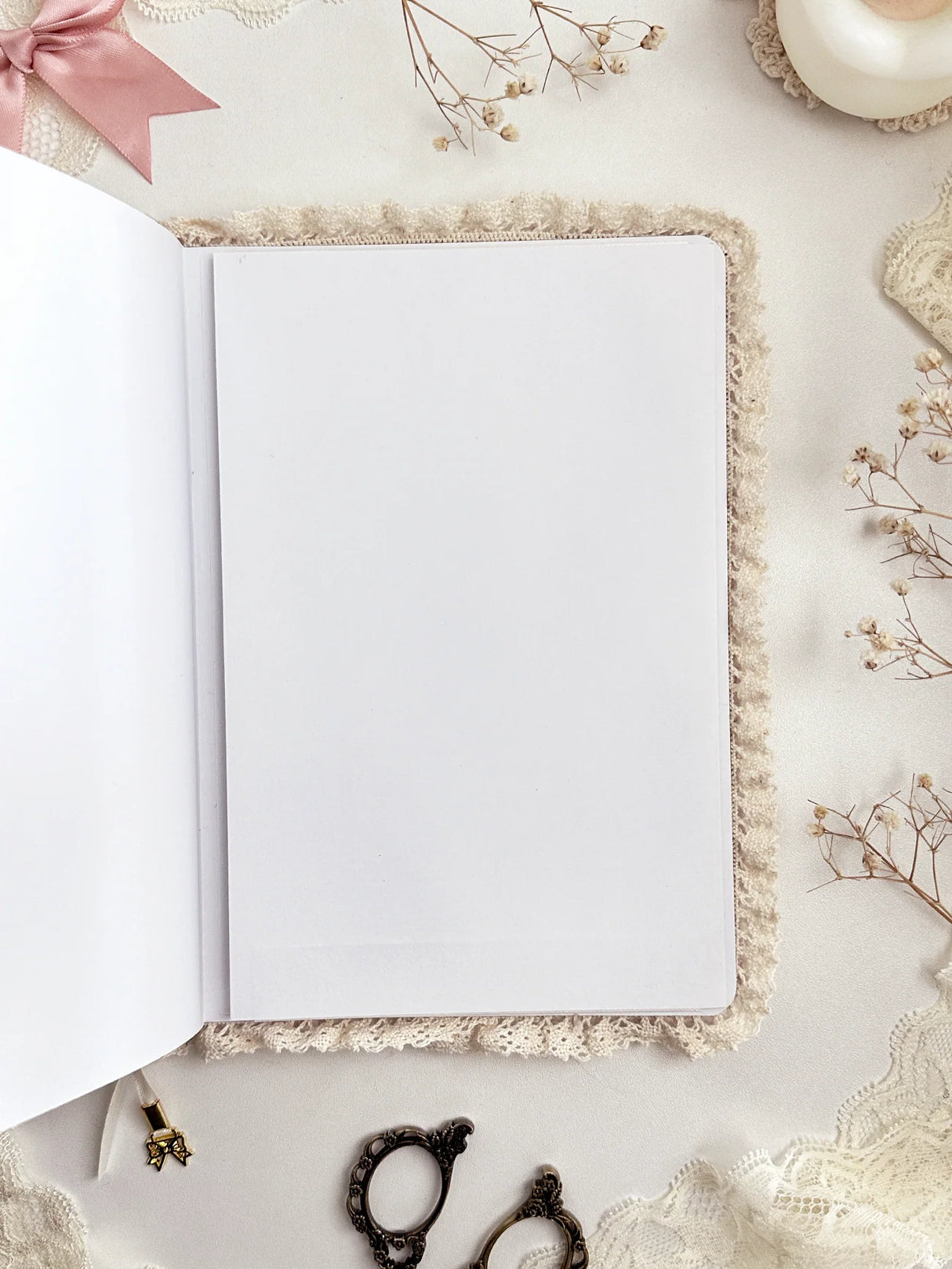 leelajournals Calico Cat B6 Notebook (Dotted, Grid)