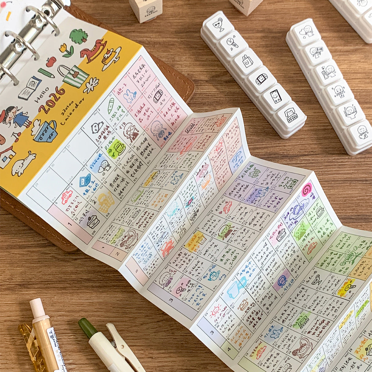 Molinta - 2026 Calendar A6 Personal Inner Page

Plan your year with this 2026 A6 Calendar insert! This calendar page includes all 12 months of the year dated. This insert allows you to see one month at a time or unfold it to see your entire year at a glance!

Unfolded Dimensions: 605mm x 170mm
Material: 120g white kraft paper
1 Piece