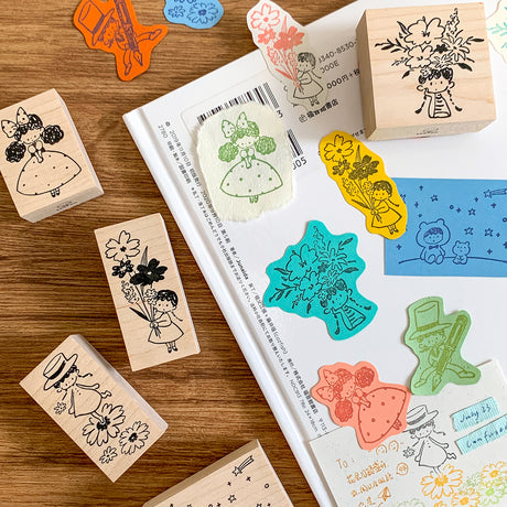 Molinta Rubber Stamp - Blooming Thoughts

Soft, expressive, and perfect for adding gentle detail to your creative projects — this stamp&nbsp;brings a floral, reflective touch to journals, planners, cards, and scrapbooking layouts.

45mm x 45mm&nbsp;
Includes 1 stamp