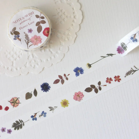 This pressed flower washi tape is designed for journalers, botanical enthusiasts, and stationery lovers drawn to the delicate beauty of real pressed florals. Featuring scanned camellias, delphiniums, blue cardinals, and plum blossoms.

Length: 10m&nbsp;
Width: 15mm