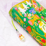 This is a A6 six ring binder that measures 14 cm x 19 cm when closed! It includes interior pockets for extra storage and a hole on the spine for charms.

This binder is great for storing stickers, sticker packs, note cards, photo cards, pet tape loops, ephemera and small sticker sheets. They can also be filled with paper and used as a notebook or journal.