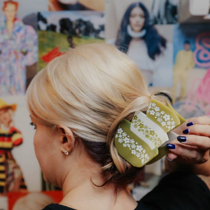 Retro Bowls Hair Claw