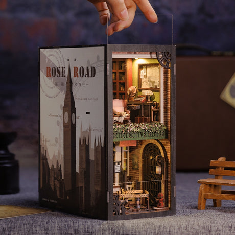 Book Nook Kit: Rose Detective Agency with Dust Cover