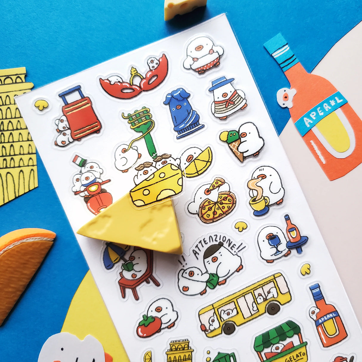 🇮🇹🦆 Ciao from this waddling little traveler and their flock of foodie friends! From gelato carts and pizza breaks to gondola cruises, and sunny café stops, these charming ducks by @happybitsofjoy are living la dolce vita. Filled with tasty treats, sightseeing, and quack-worthy moments, this tour has all the charm of a perfect Italian getaway.