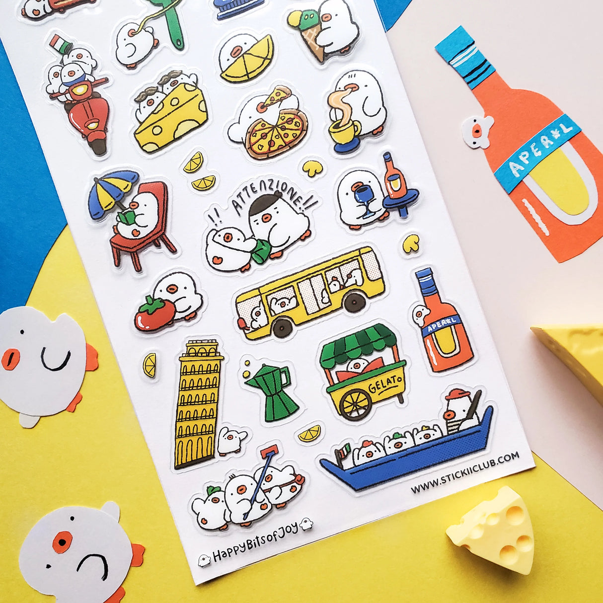 🇮🇹🦆 Ciao from this waddling little traveler and their flock of foodie friends! From gelato carts and pizza breaks to gondola cruises, and sunny café stops, these charming ducks by @happybitsofjoy are living la dolce vita. Filled with tasty treats, sightseeing, and quack-worthy moments, this tour has all the charm of a perfect Italian getaway.