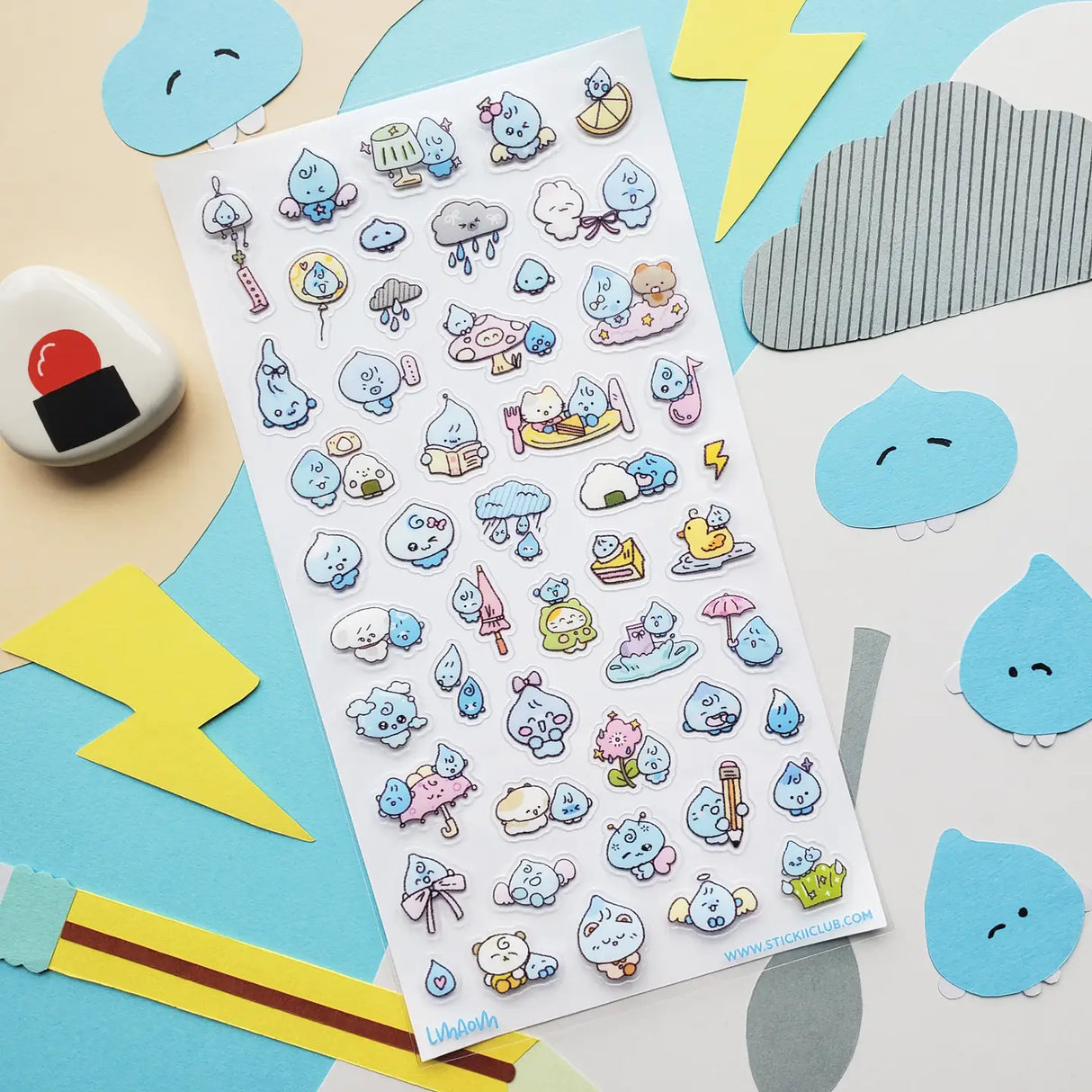 🌧️💧 A tiny rainstorm has rolled in, and it brought the sweetest little raindrops with it! These blue raindrop friends splash through puddles, nap under sleepy clouds, share cozy snacks, play tiny tunes, and turn every gloomy sky into something soft, silly, and full of heart. Perfect for adding a sprinkle of rainy-day sweetness wherever you need a little extra cheer!