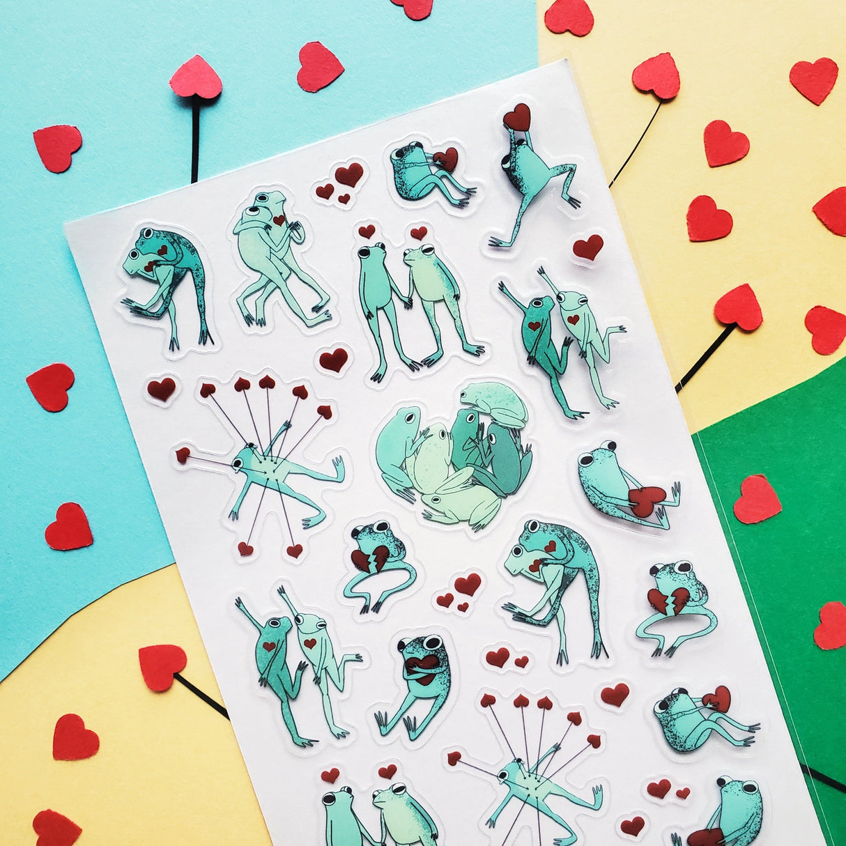 🐸❤️ Cause sometimes people suck and you rather chill with the coolest freakin FROGS from @ungfio! Sometimes they’re clingy and dramatic but look at how squishy and loud – these little guys wear their hearts on their sleeve reminding you that sometimes it’s okay to do exactly that.

Art by: @ungfio