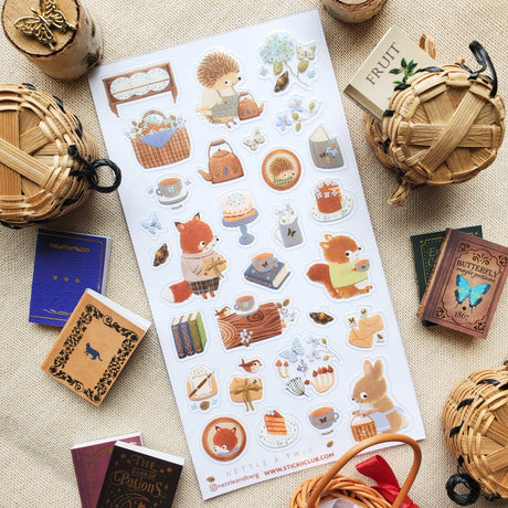 🦔🍰 Step into @nettleandtwig’s storybook woodland where hedgehogs host tea parties, foxes bear gifts, and the scent of wildflowers lingers in the air. With beautiful butterflies, cozy cups, and charming forest friends, enjoy the quiet magic of a lovely countryside afternoon.