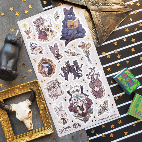 🕯📖 Something witchy this way comes... and it brought fab fashion and a bunch of cats! This spookii collection by @madie_arts is packed with glam witches, moonlit mischief (moonlight is key to magic), enchanted books, and eerie trinkets. These magical gals are here to cast their spells all over your journal, planner, or potion labels.