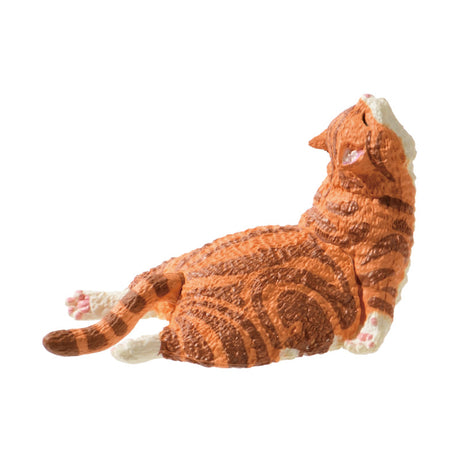 As part of the new "SLEEPY CAT" series This collection features cats in their relaxed and sleepy poses, capturing the tranquil moments of their everyday lives. These adorable figures are so charming you'll want to display and admire them all together! Approximately 7.2cm wide.

Lineup (6 Variants):

Tuxedo Cat
American Shorthair
Black Cat
Scottish Fold
Persian Cat