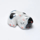 These cute ceramic rests are a perfect stationery addition to your desk! Use them for pens, paint brushes, or take them to your kitchen as a chopstick rest!

Size: 2"
Material: Ceramic
Weight:1.6 oz (45.36 g)
Origin: China