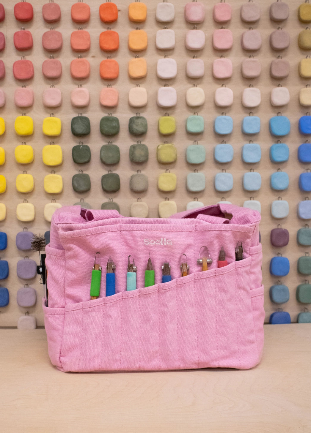 Soolla® Studio Bag – Flirty Flamingo

Your art is bold. Your bag should be too. The world's most loved art supply bag, pottery tool bag & knitting project bag – backed by over 10,000 global artists!