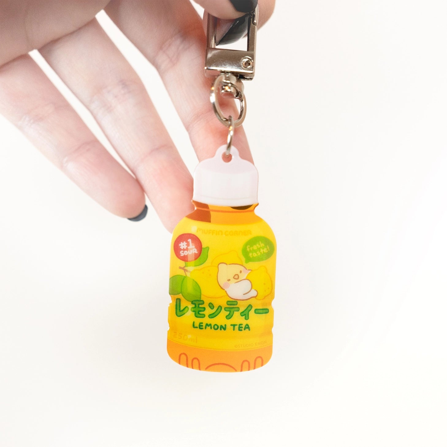 A cute keychain from the konbini series.&nbsp;

Details:

Approximate Dimensions: 1.2" x 2.4" (3cm x 6cm)
Material: Acrylic
Double-sided
Comes with 1 Keychain