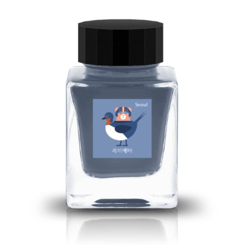 Swallow is a limited-edition ink created exclusively for the "Space Walk" event in 2025 in Seoul.&nbsp;This collection features local wildlife that can be found in Korea, such as the Swallow and Cuckoo.

30ml