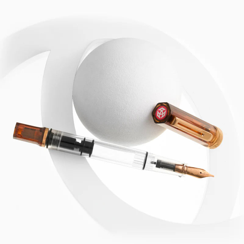 Comes in&nbsp;EF, F, M, B, Stub1.1 nib choices

Colors: Creme/Clear/RoseGold&nbsp;

Pen cap is&nbsp;able to post&nbsp;onto the back of the pen

Piston Filler Fountain pen.
Simply unscrew the end cap, dip into ink, screw back the end cap, and you're done! Ready to write!!

Pen cap has an inner cap to ensure a perfect seal when stored away.&nbsp;
Made for the beginner who just wants to try out fountain pens, all the way to the experts. A good everyday worker.

Please note: Ink is NOT included

A quick no brai