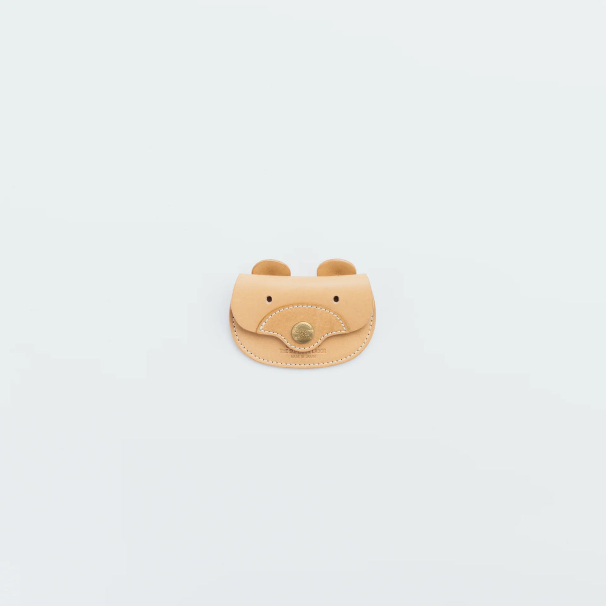 A coin purse with a bear&nbsp;motif.

It is small enough to carry in your pocket when you are out and about. Compact and sturdy, it can be used for many years and has a cute design that adds a nice accent to its appearance.

Size: W11×H6.5cm
Leather Products
We use natural leather. While we avoid pieces with damage that could cause tearing, natural marks, wrinkles, and other characteristics are part of the leather’s charm and may be present on the product. Even within the same type of leather, color, thickn