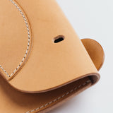 A wallet with a bear motif.

It is durable and can be used for many years, and the design is cute and makes a nice accent.

Size: W15.5×H10.5cm
About the Leather – Japanese Glove Leather

Made from durable and supple Japanese glove leather, known for its lightness and strength.

Originally used for baseball gloves, this leather is highly resistant to friction and becomes softer and more comfortable over time.

Its rich color comes from the deep-dyeing process, in which dye penetrates all the way to the core