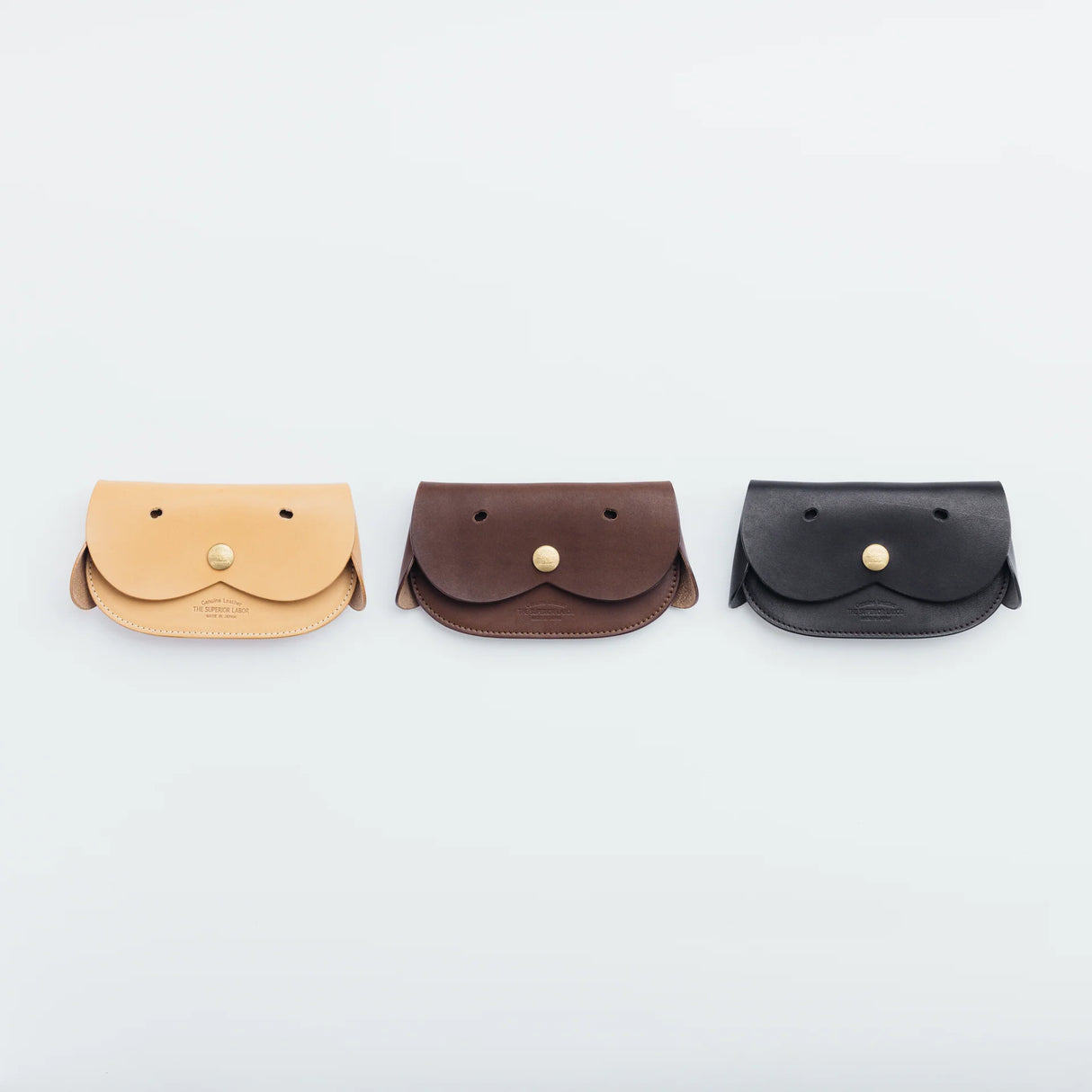 A wallet with a dog motif.

It is durable and can be used for many years, and the design is cute and makes a nice accent.