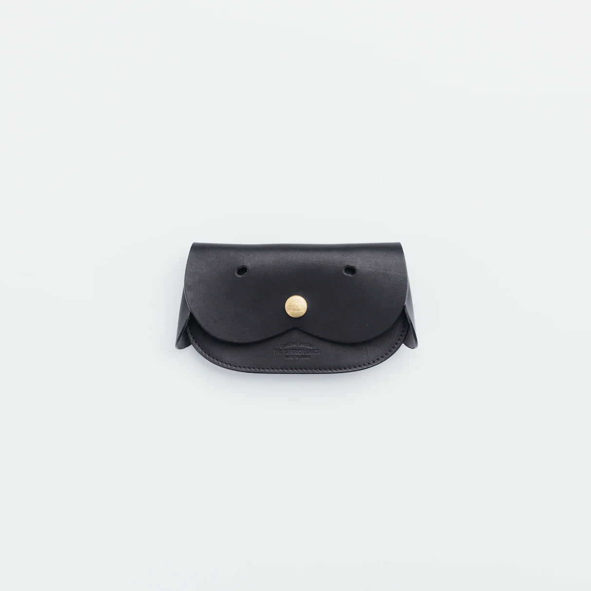 A wallet with a dog motif.

It is durable and can be used for many years, and the design is cute and makes a nice accent.