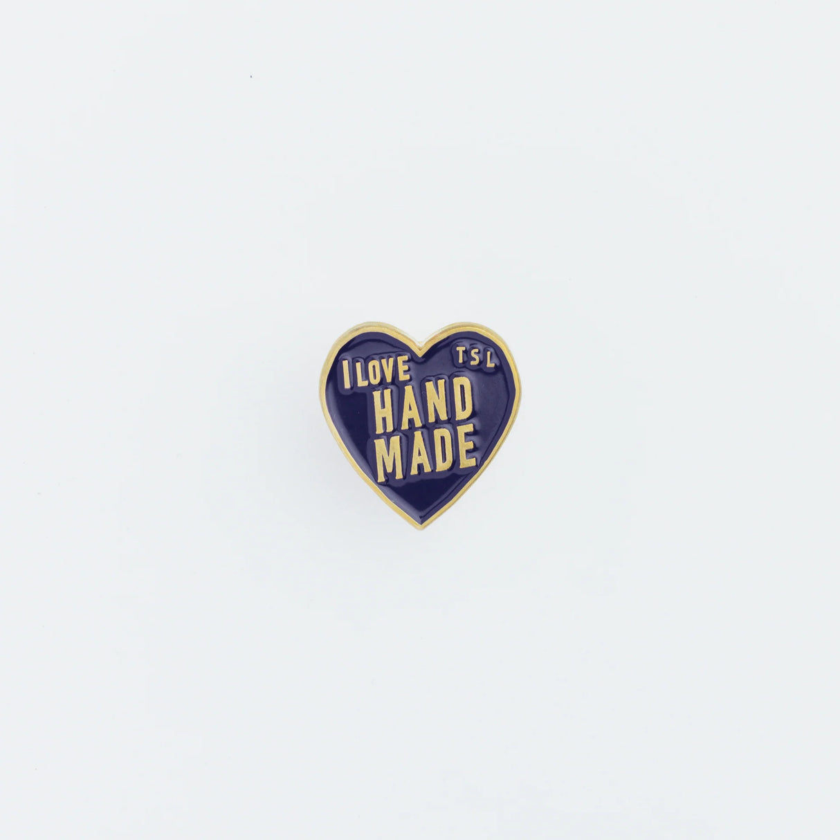 The popular "I love HANDMADE" design, well-known from our patches, is now available as a colorful pin!

It comes in 10 colors, matched to the paint colors of our engineer bags.

The metal parts are made from solid, unplated brass.

As you use it, the brass will develop a natural patina over time—enjoy the changing character that comes with age.

Color: The color you see on your screen may differ from the actual product.

Brass Products

Due to the nature of brass, some areas may appear slightly tarnished du