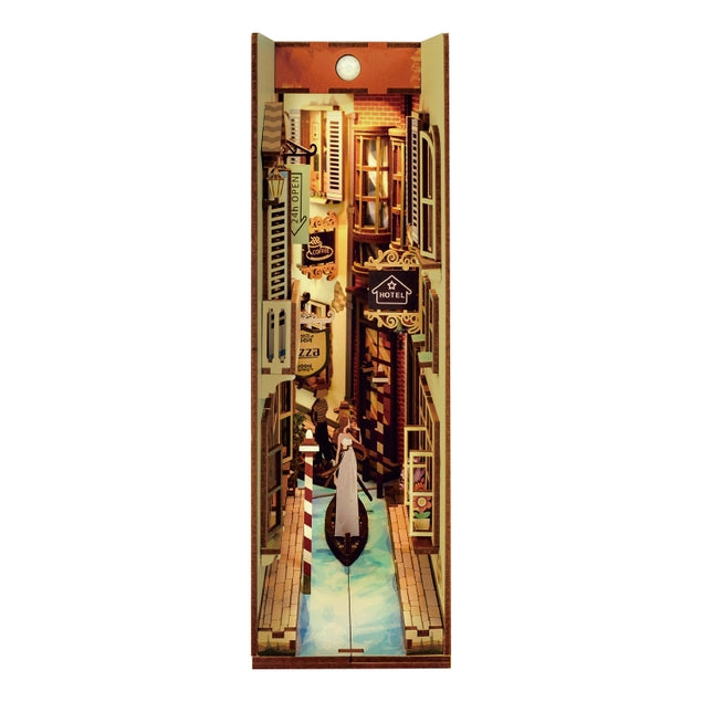 Travel in Venice Book Nook Kit