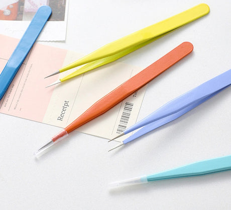 This tool comes in handy for all your craft projects, especially when handling small beads and stickers. These precision tweezers are flexible and convenient.&nbsp;