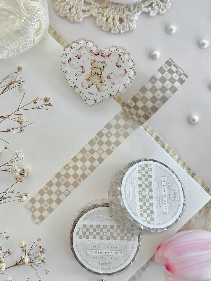 ♡ whimsy checkered washi tape&nbsp;

♡ perfect for layering &amp; adding a decorative touch to your journal pages!

♡ 16mm wide

♡ all washi is 10m long

Illustrated &amp; designed by Aarti from @leelajournals. Colors may vary from screen to screen and real life to photo.&nbsp;