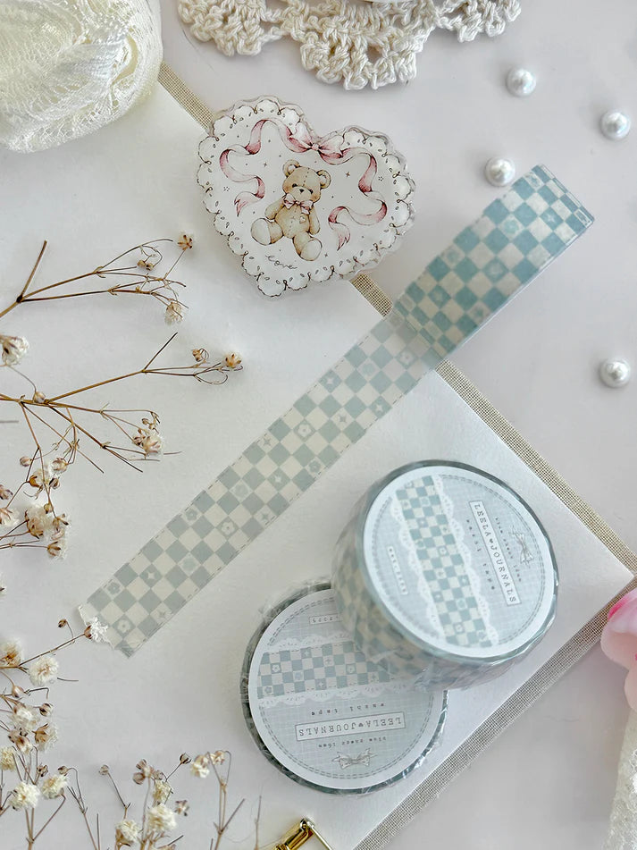♡ whimsy checkered washi tape&nbsp;

♡ perfect for layering &amp; adding a decorative touch to your journal pages!

♡ 16mm wide

♡ all washi is 10m long

Illustrated &amp; designed by Aarti from @leelajournals. Colors may vary from screen to screen and real life to photo.&nbsp;