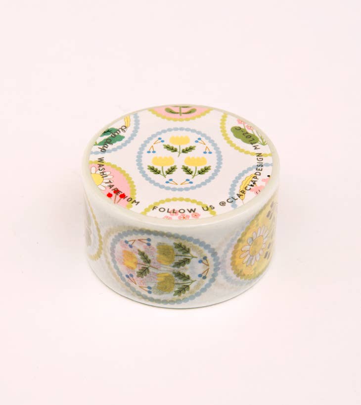 Cinta washi con emblema floral blanco