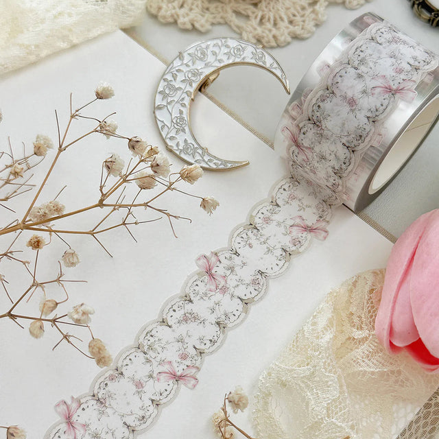 ♡ bows & lace die cut washi tape

♡ 27mm wide - die cut washi is very delicate, careful when unraveling!

♡ all washi is 10m long