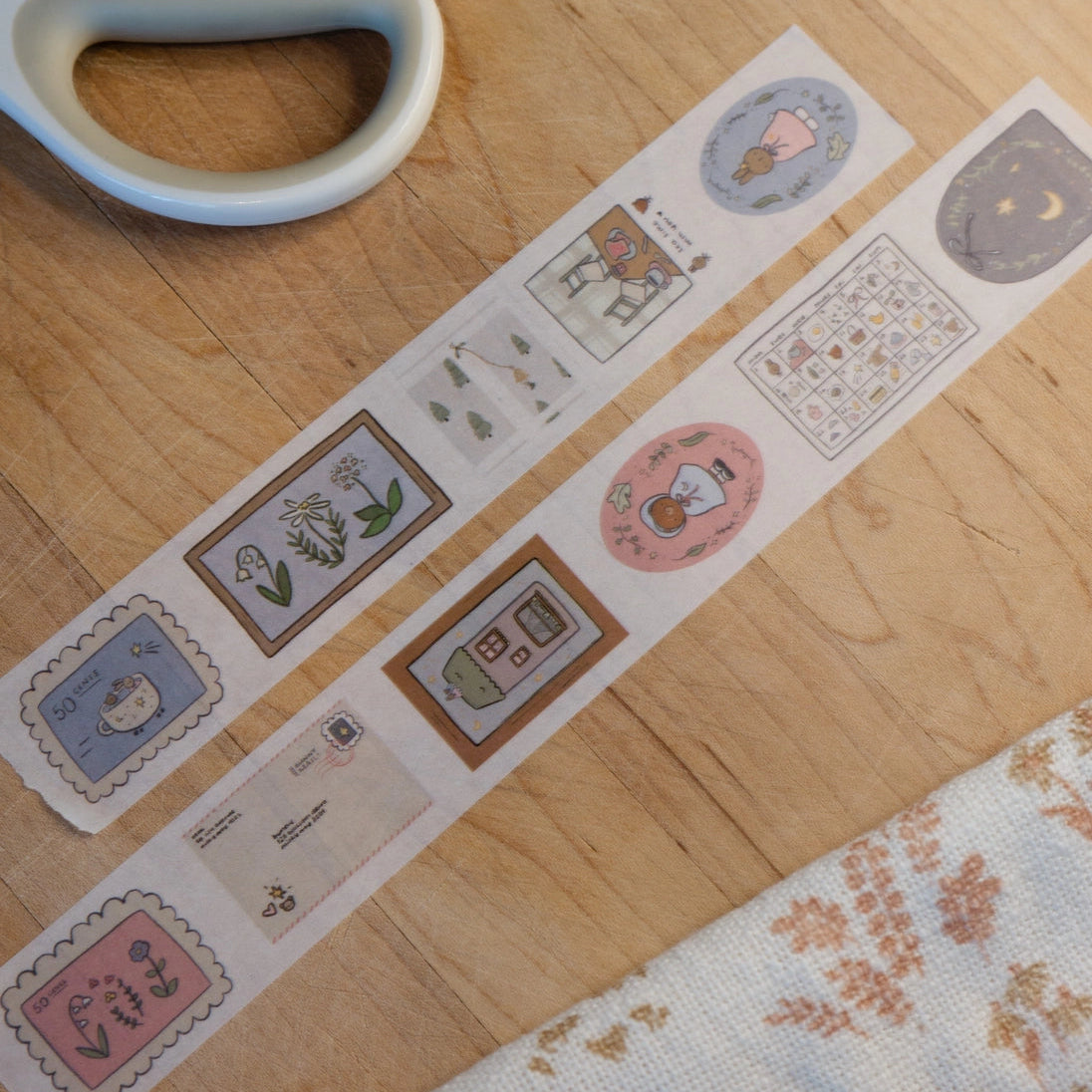The life of felix the bunny and jonas the bear

25 mm x 10m washi tape