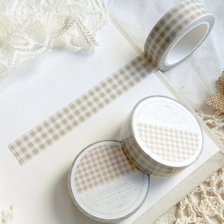 ♡ x1 washi tape&nbsp;

♡ 15mm x 10m long

♡ everything is illustrated, designed, and packaged with love by the artist, aarti from @leelajournals.